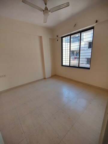 Room in 2 BHK Apartment at Vijay Vatika, Kavesar – for Rent