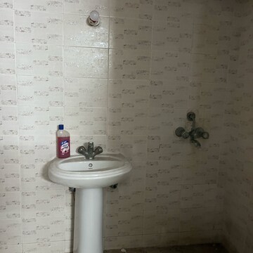 Bathroom in 2 BHK Apartment at Sector 61 – for Rent