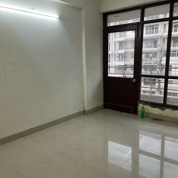 Room in 2 BHK Apartment at Sector 61 – for Rent