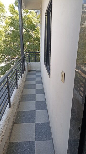 Balcony in 2 BHK Villa at Satellite – for Rent