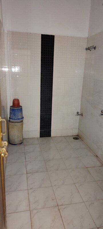 Bathroom in 3 BHK Independent House at Gomti Nagar – for Rent
