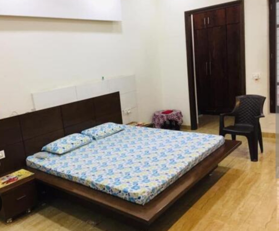 3 BHK + Extra Room Villa For Sale in BPTP Amstoria