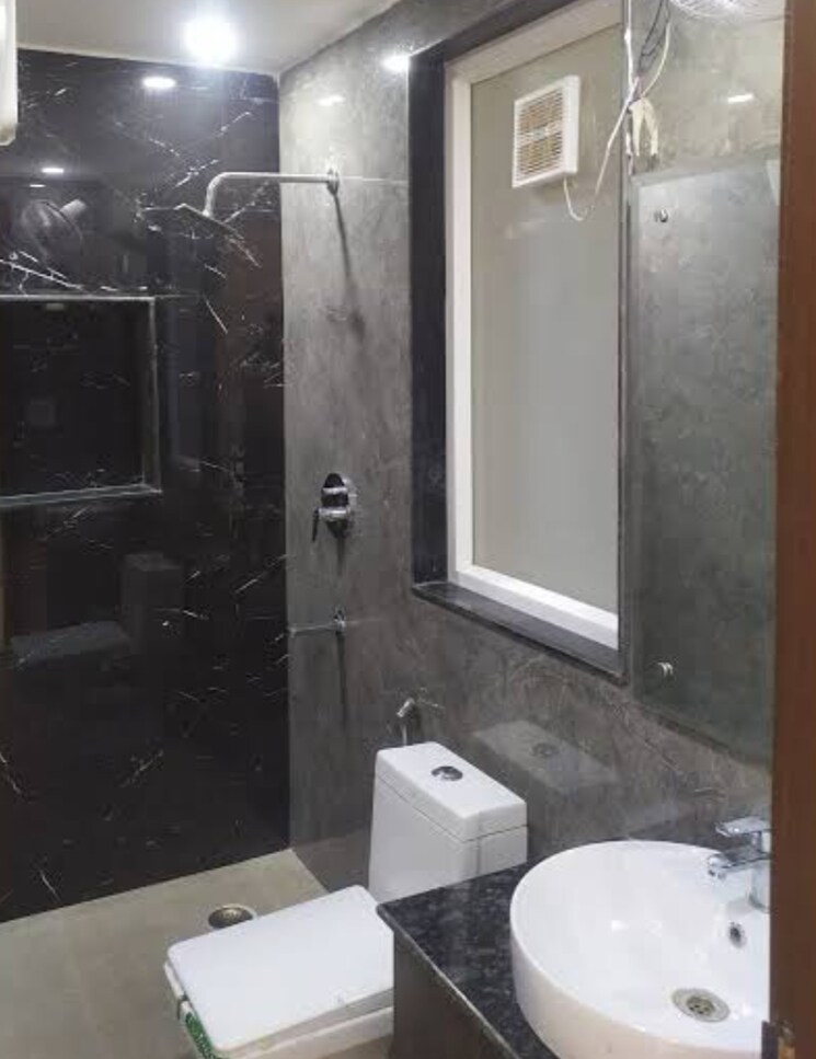 Bathroom, bptp-amstoria 3 Bedroom 2229 Sq.Ft. Villa In Sector 102 Gurgaon 7963646