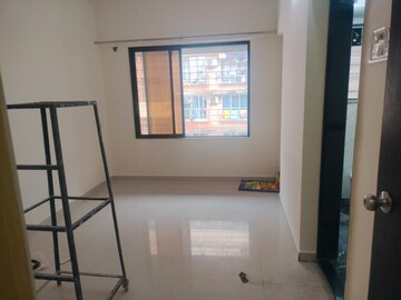 Room in 3 BHK Apartment at Vaibhavlaxmi Stella Sapphire, Chembur – for Rent