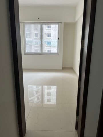 Room in 3 BHK Apartment at Kumar Princetown Royal, Undri – for Rent