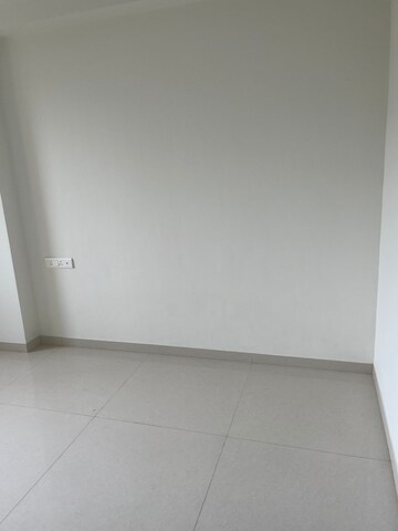Room in 3 BHK Apartment at Kumar Princetown Royal, Undri – for Rent