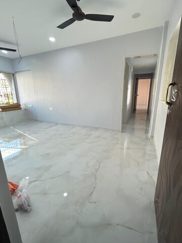 Room in 3 BHK Apartment at Platinum Life, Andheri West – for Rent