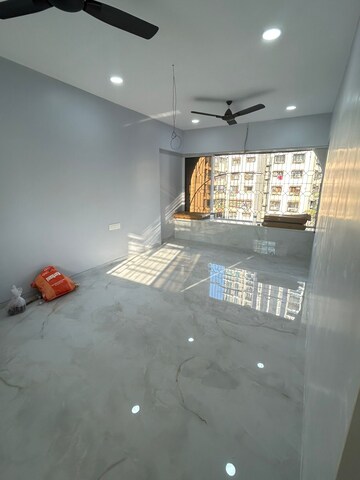 Master Bedroom in 3 BHK Apartment at Platinum Life, Andheri West – for Rent