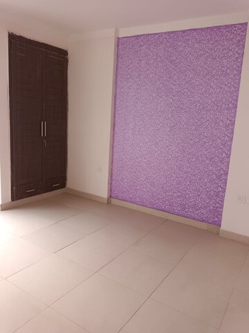 Room in 2 BHK Apartment at Greater Kailash ii – for Rent