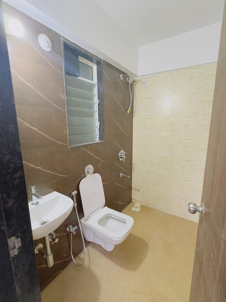 Bathroom, lotus-residency-goregaon-west 1 Bedroom 436 Sq.Ft. Apartment In Goregaon West Mumbai 7963802