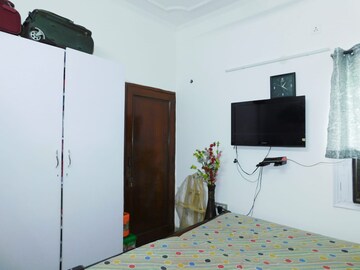 Bedroom in 2 BHK Apartment at Greater Kailash ii – for Rent