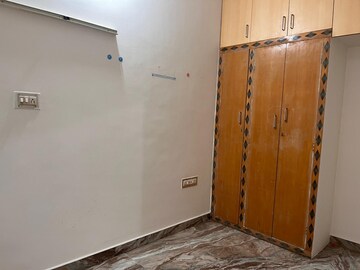 Room in 2 BHK Apartment at Paschim Vihar – for Sale