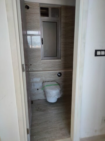 Bathroom in 3.5 BHK Apartment at Sheth Auris Serenity Tower 2, Malad West – for Rent