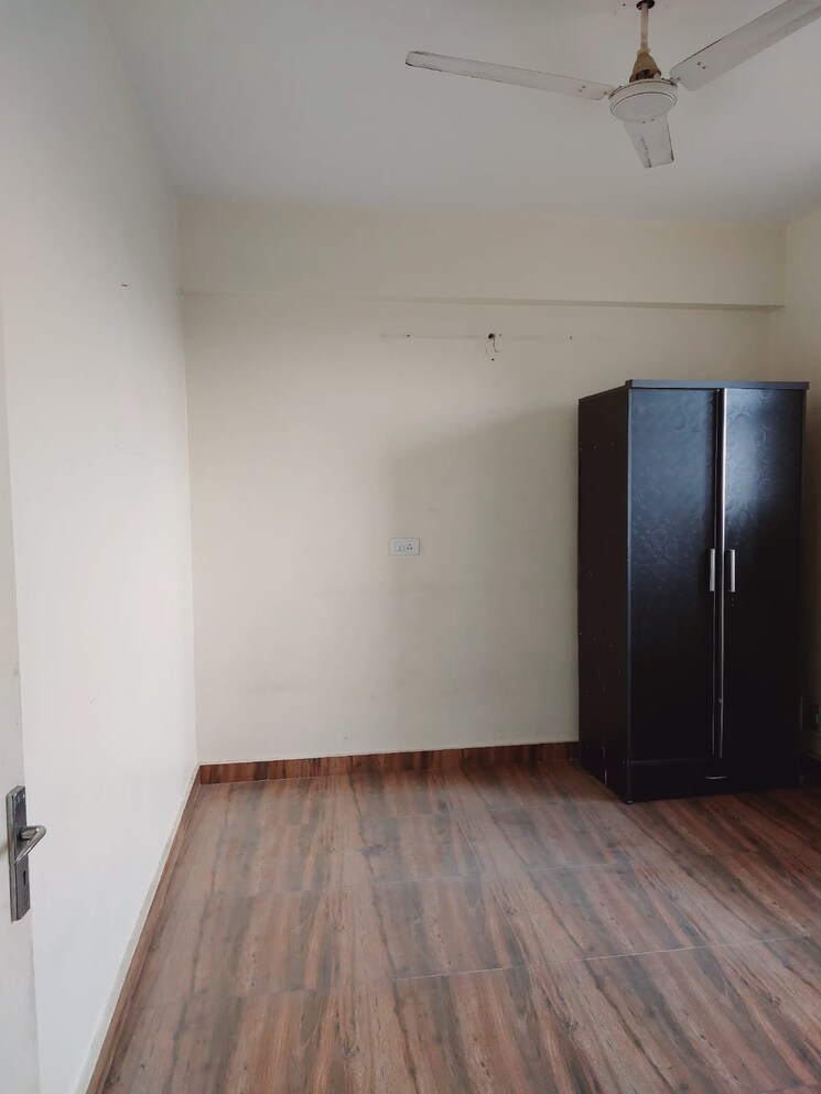 Room, dlf-regency-park-i 3 Bedroom 1750 Sq.Ft. Apartment In Dlf Phase iv Gurgaon 7963956