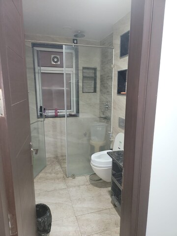 Building Lobby in 3.5 BHK Builder Floor at RWA Apartments Sector 40, Sector 40 – for Rent