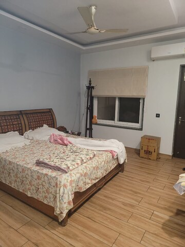Bedroom in 3.5 BHK Builder Floor at RWA Apartments Sector 40, Sector 40 – for Rent