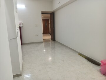 Room in 1 BHK Apartment at Lodha Amara, Kolshet Road – for Rent