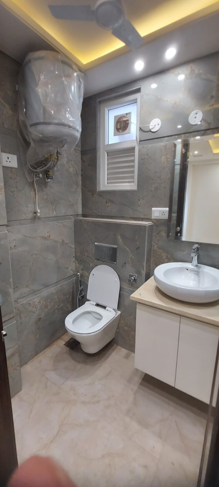 Bathroom, greater kailash ii 3 Bedroom 1267 Sq.Ft. Apartment In Greater Kailash ii Delhi 7964011