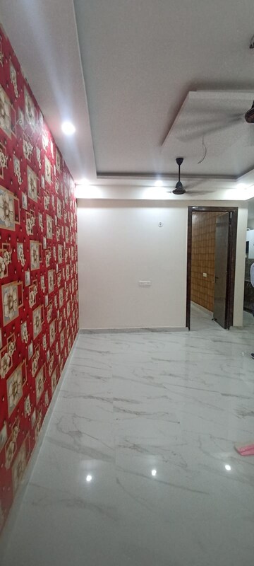 Room in 3 BHK Apartment at Greater Kailash ii – for Rent