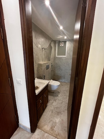 Building Lobby in 3 BHK Builder Floor at Mandi – for Sale