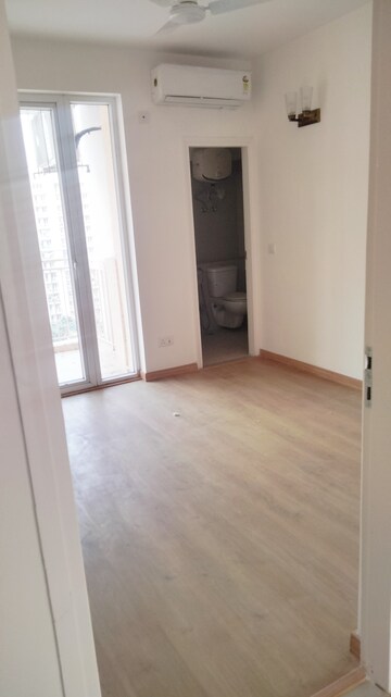 Room in 3 BHK Apartment at Emaar Gurgaon Greens, Sector 102 – for Rent