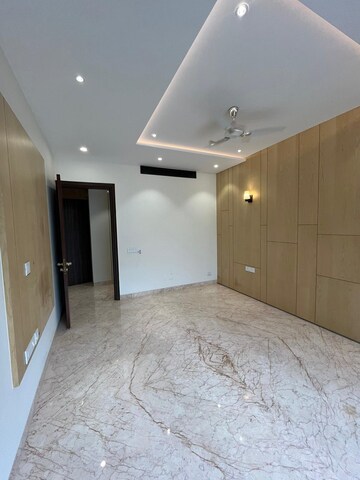 Room in 3 BHK Apartment at Greater Kailash ii – for Rent