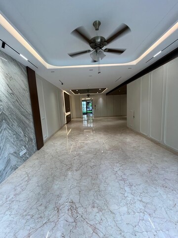 Room in 3 BHK Apartment at Greater Kailash ii – for Rent