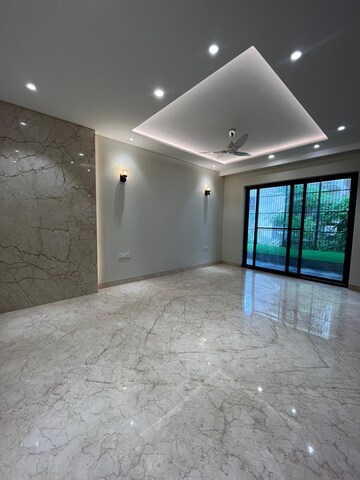 Room in 3 BHK Apartment at Greater Kailash ii – for Rent