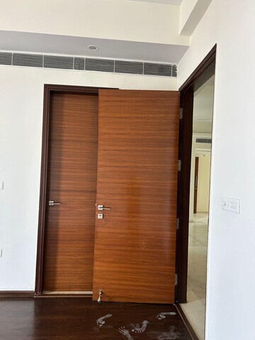 Room in 3 BHK Apartment at Mahagun Mezzaria, Sector 78 – for Rent