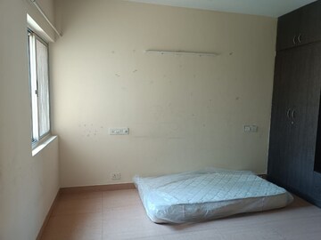 Room in 3 BHK Apartment at Unitech Heritage Estate, Yelahanka – for Sale
