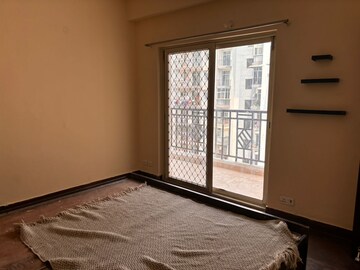 Room in 2.5 BHK Apartment at Jm Orchid, Sector 76 – for Rent