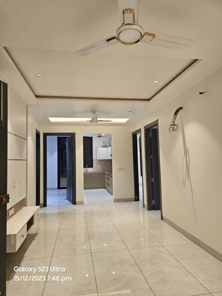 3.5 BHK + Pooja Room,Servant Room,Study Room,Extra Room Builder Floor For Sale in Ultra Luxury Apartment 
