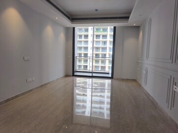 Room in 4 BHK Apartment at Suncity Platinum Towers, Sector 28 – for Rent