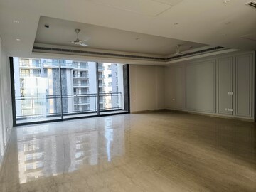 Room in 4 BHK Apartment at Suncity Platinum Towers, Sector 28 – for Rent
