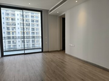 Room in 4 BHK Apartment at Suncity Platinum Towers, Sector 28 – for Rent