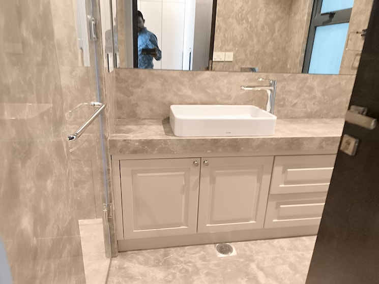 Bathroom, suncity-platinum-towers 4 Bedroom 4175 Sq.Ft. Apartment In Sector 28 Gurgaon 7964328