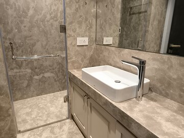 Bathroom in 4 BHK Apartment at Suncity Platinum Towers, Sector 28 – for Rent