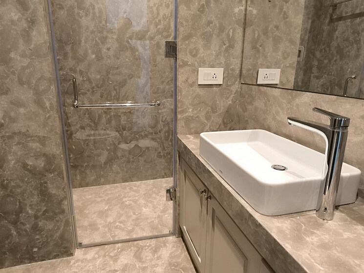 Bathroom, suncity-platinum-towers 4 Bedroom 4175 Sq.Ft. Apartment In Sector 28 Gurgaon 7964328