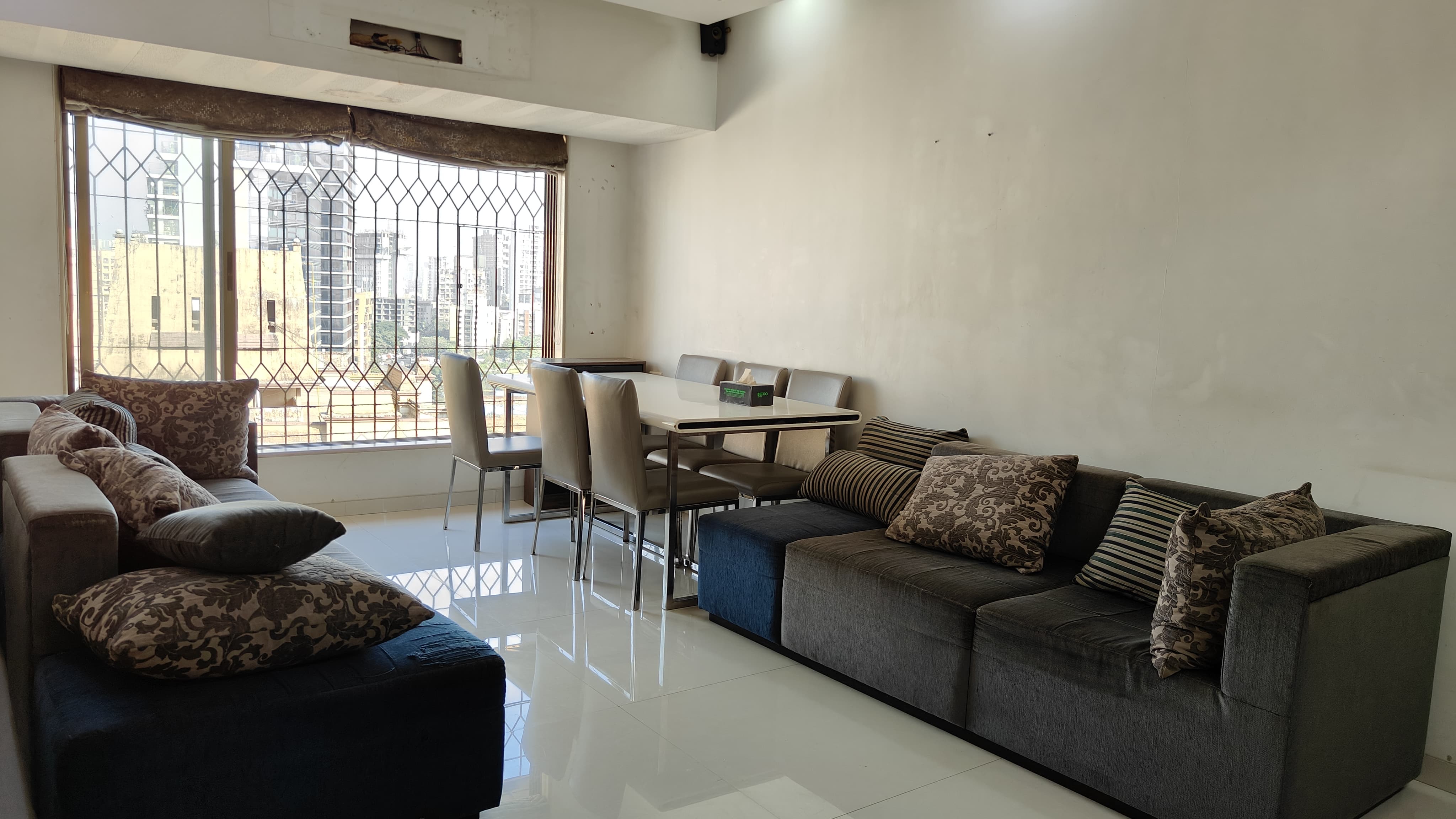 2 BHK Apartment For Rent in Palash Towers