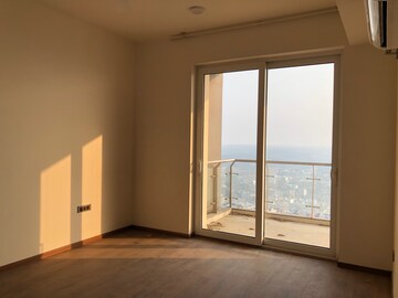 Room in 3 BHK Apartment at Mahindra Luminare, Sector 59 – for Rent