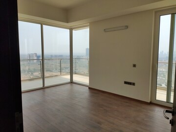 Room in 3 BHK Apartment at Mahindra Luminare, Sector 59 – for Rent