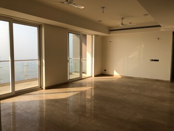 Room in 3 BHK Apartment at Mahindra Luminare, Sector 59 – for Rent