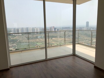 Room in 3 BHK Apartment at Mahindra Luminare, Sector 59 – for Rent