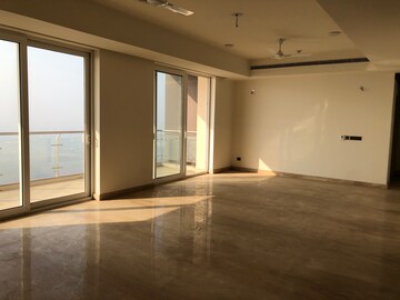 Room in 3 BHK Apartment at Mahindra Luminare, Sector 59 – for Rent
