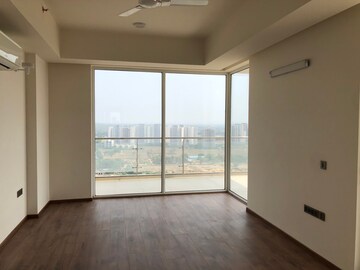 Room in 3 BHK Apartment at Mahindra Luminare, Sector 59 – for Rent