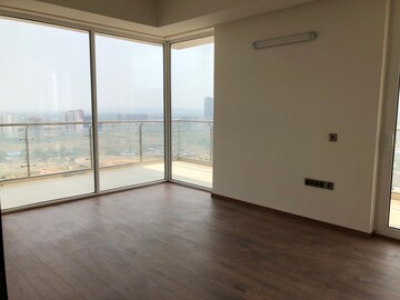 Room in 3 BHK Apartment at Mahindra Luminare, Sector 59 – for Rent
