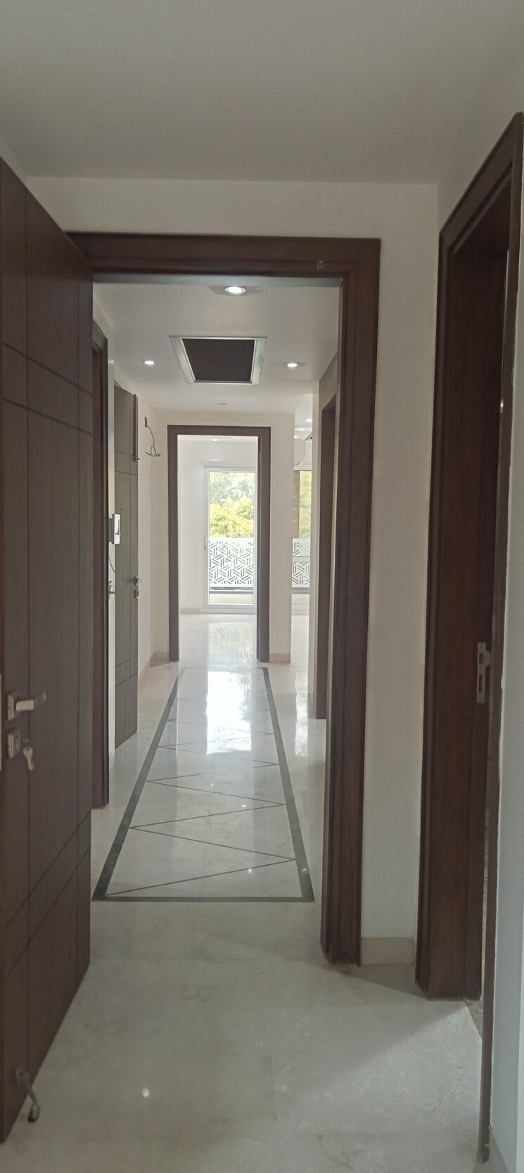 undefined, sarvodya enclave 3 Bedroom 200 Sq.Yd. Builder Floor In Sarvodya Enclave Delhi 7964352