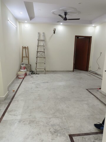 Room in 2 BHK Builder Floor at Safdarjang Enclave – for Rent