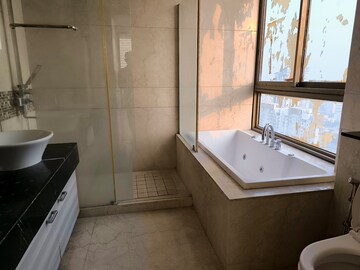 Bathroom in 3 BHK Apartment at M3M Golf Estate, Sector 65 – for Rent