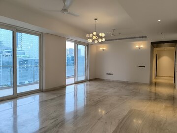 Room in 4 BHK Apartment at Mahindra Luminare, Sector 59 – for Rent